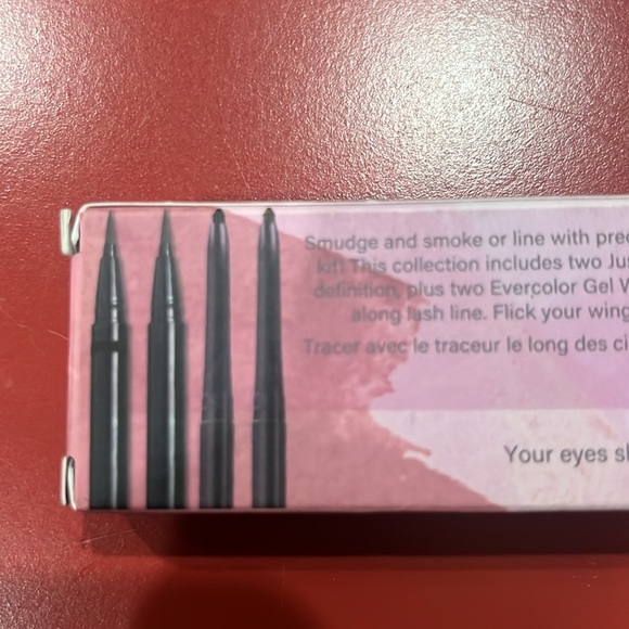 Mally’s XO eyeliner collection 4 pencils. 2 Liquid liners for a sharp cat eye - Picture 2 of 7